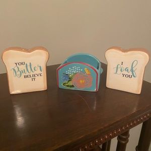 Pioneer Woman Toast salt and pepper shakers